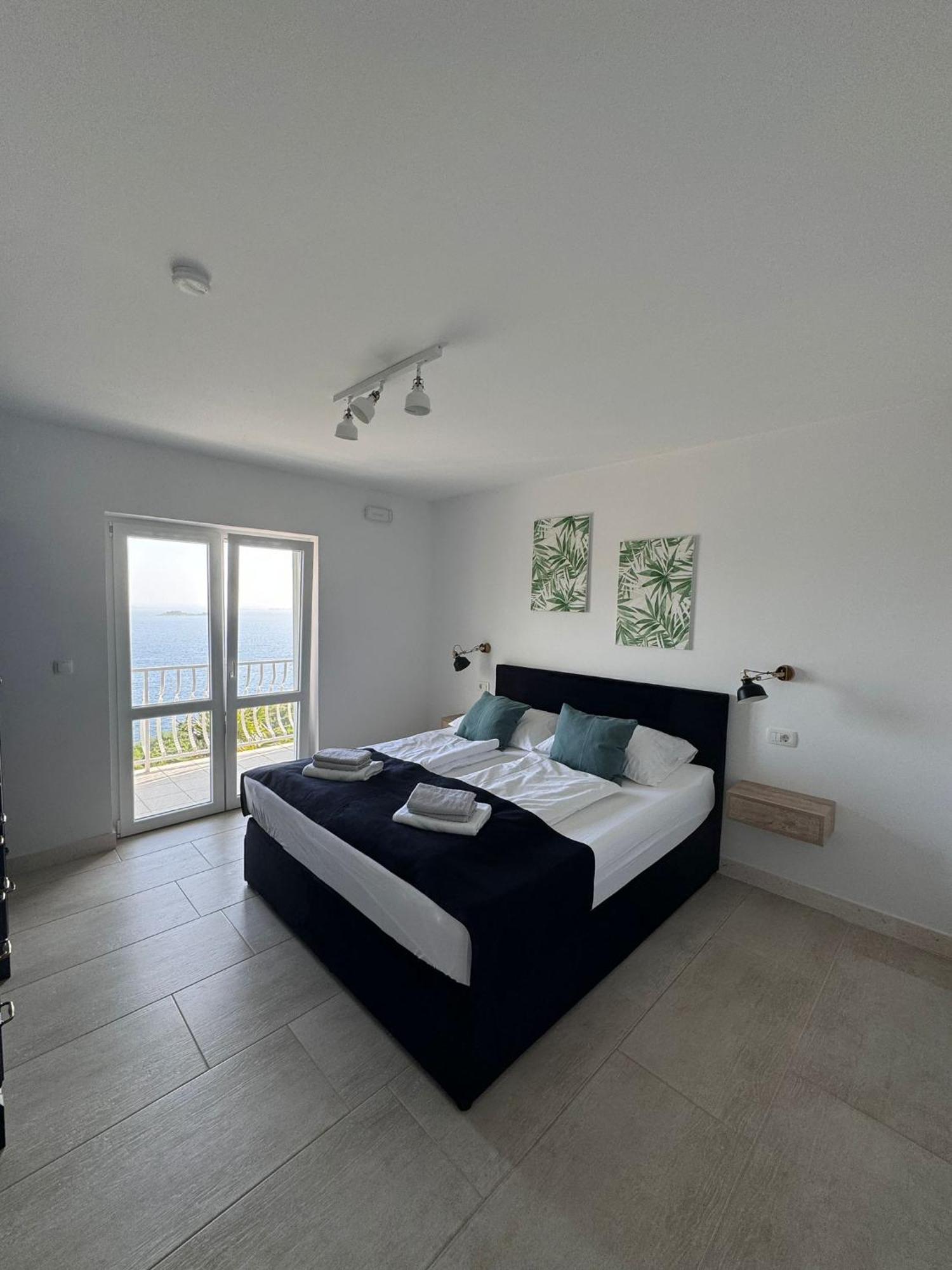 Apartament Dom Lovrenko *