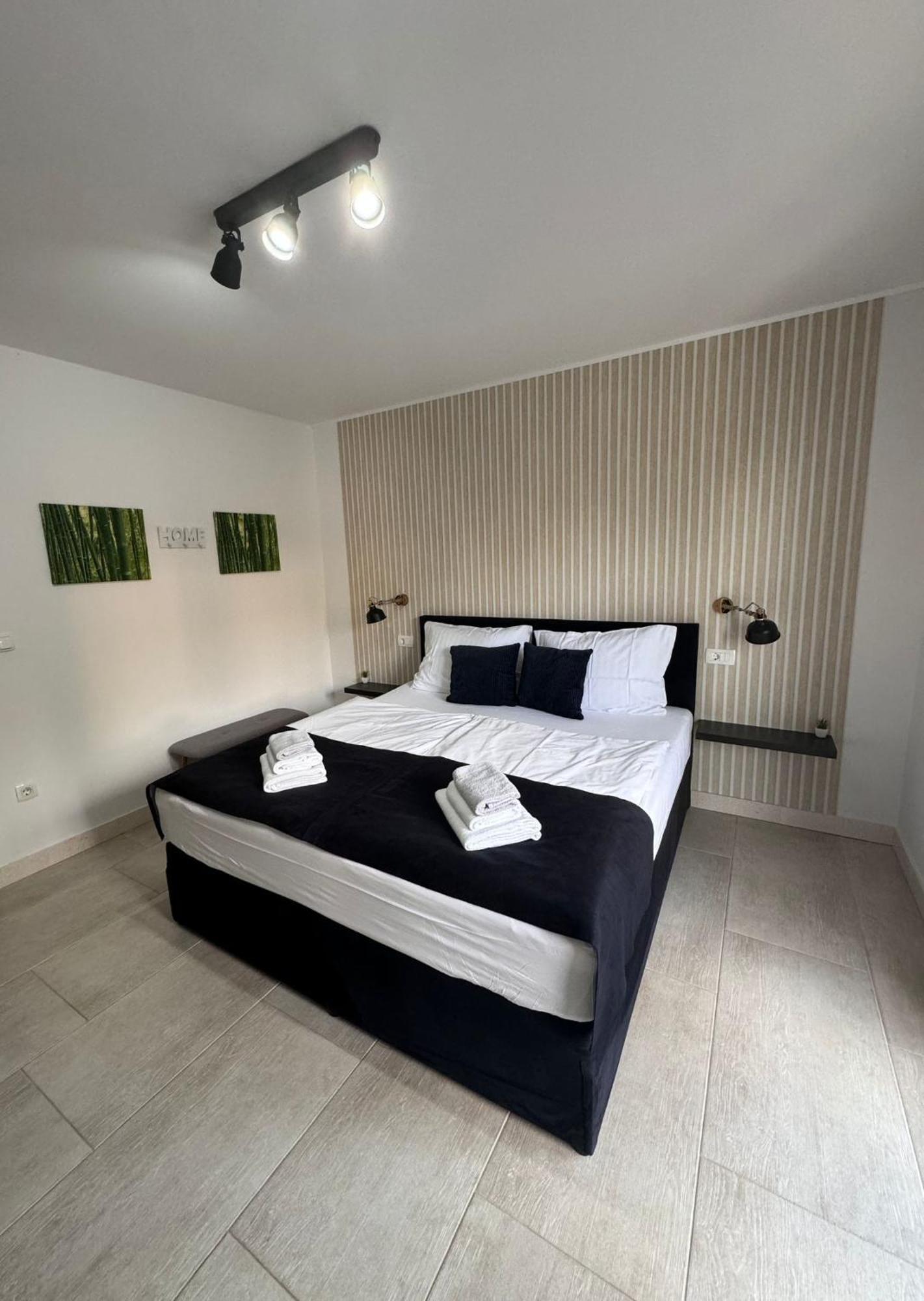 Apartment Dom Lovrenko *